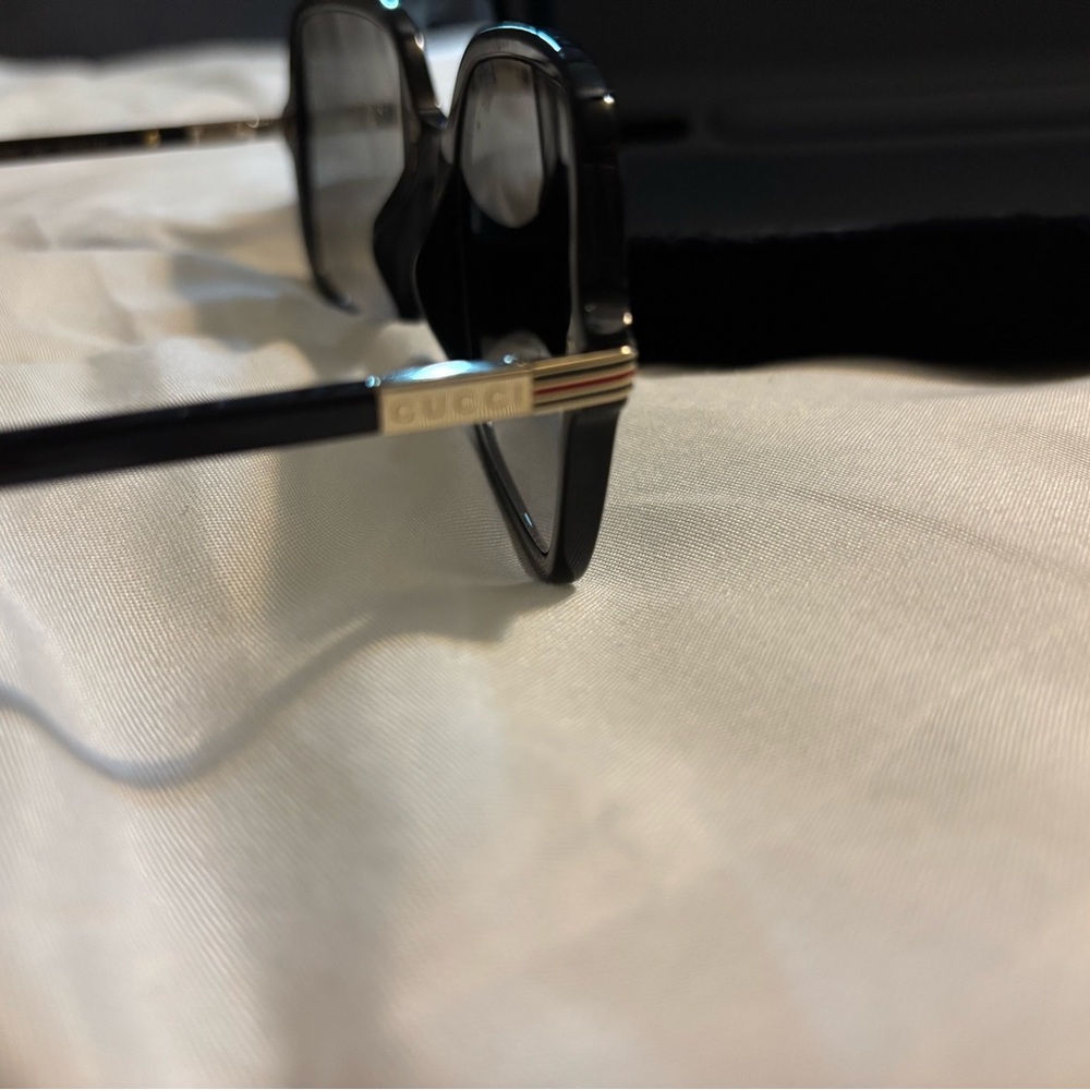 ✨ Authentic Gucci GG1449S Sunglasses – Classic Black Elegance ✨ - Picture 5 of 8